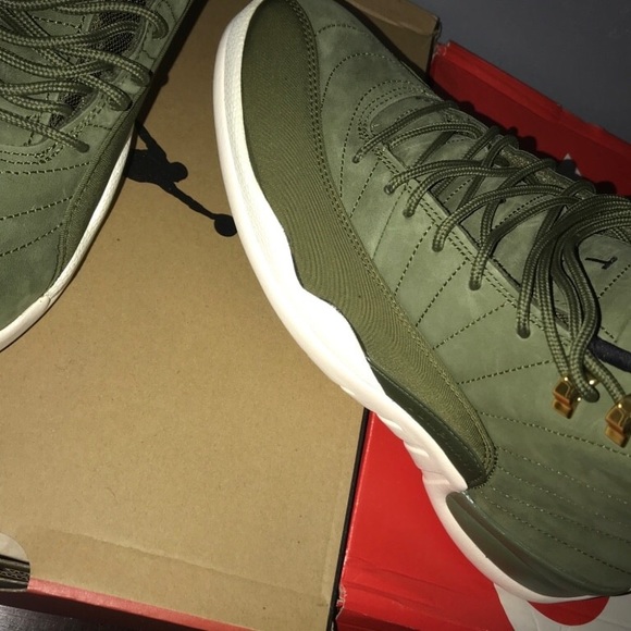 Jordan 12 - Picture 2 of 2